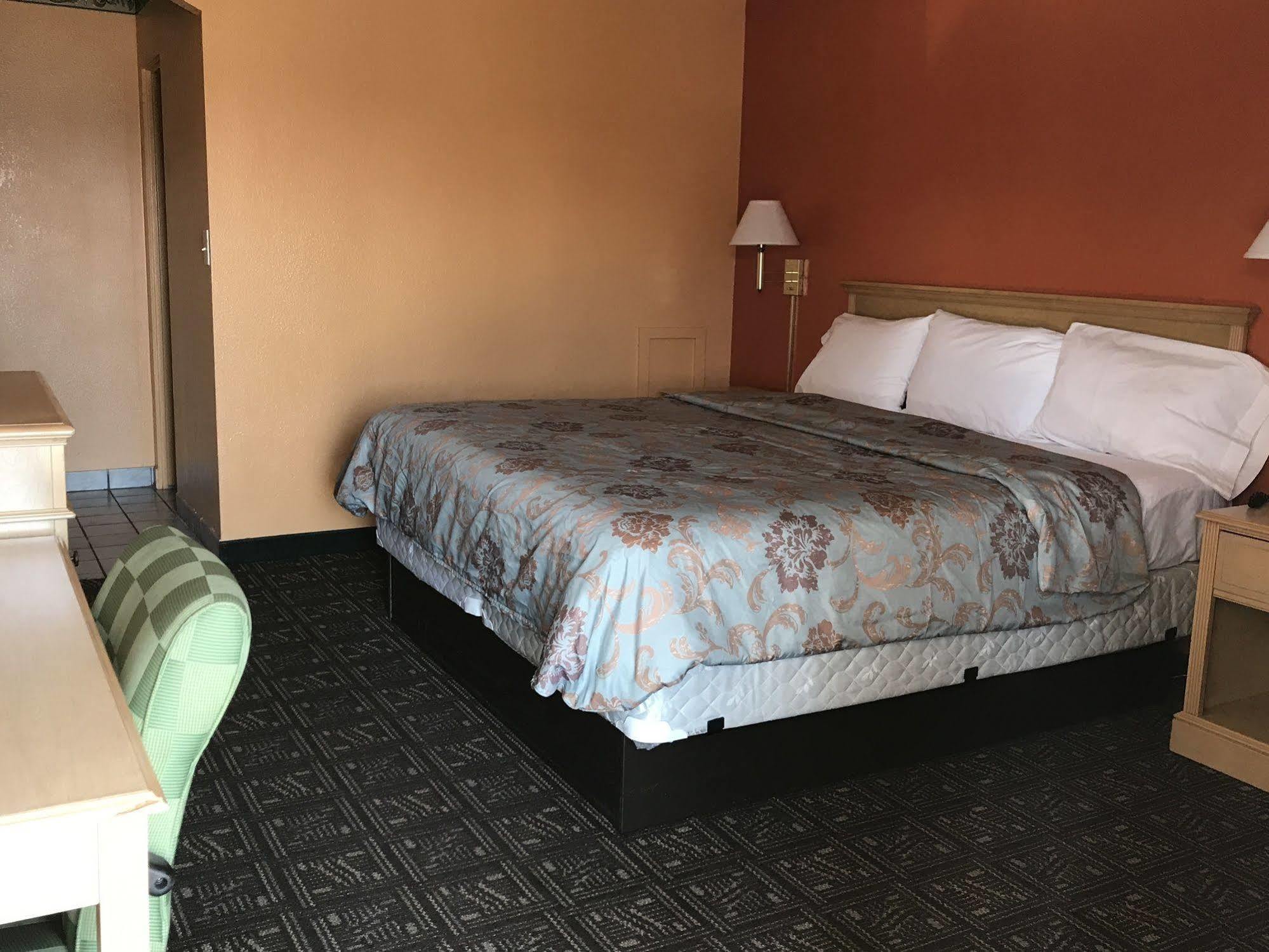 Hutchinson Inn Ngoại thất bức ảnh