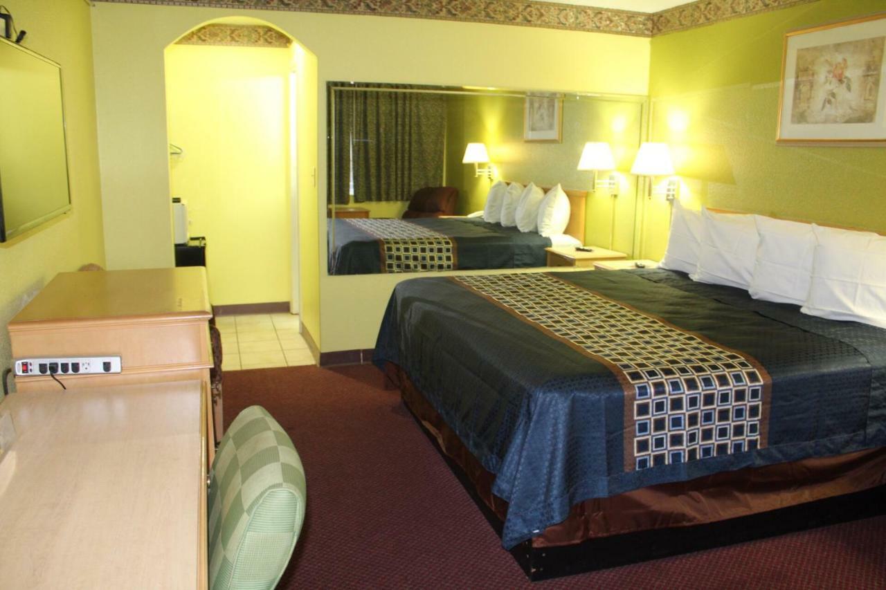 Hutchinson Inn Ngoại thất bức ảnh